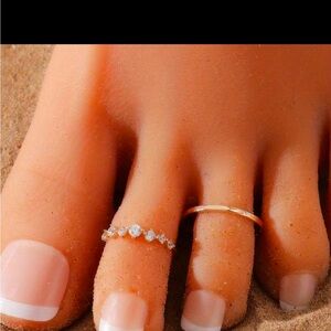 Woman’s Synthetic Stone Gold Adjustable Toe Ring Set.